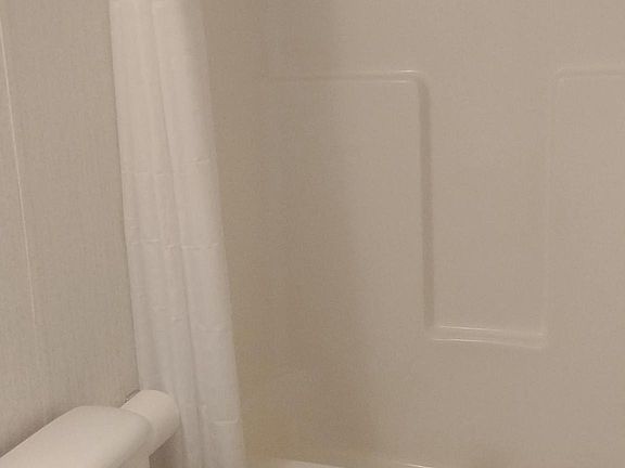 SQUEAKY CLEAN HALL BATH