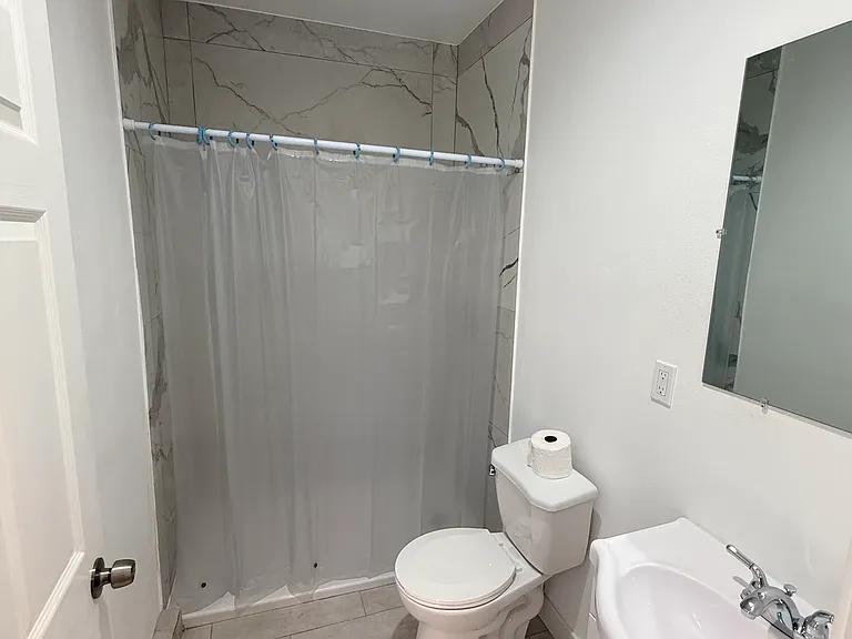 10025 S Gramercy Pl #1/2 — Photo 9