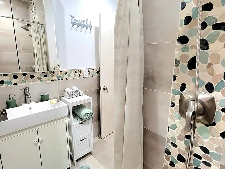 1720 Fletcher St — Photo 6