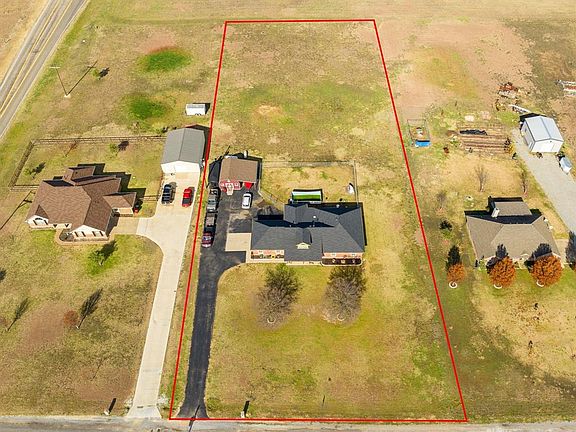 2nd image of 103 Tiger Ln