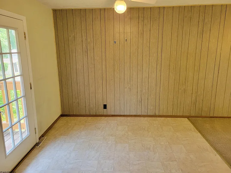 929 Garrison Ave — Photo 10