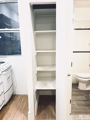 Rented by Avenues Real Estate | media 21