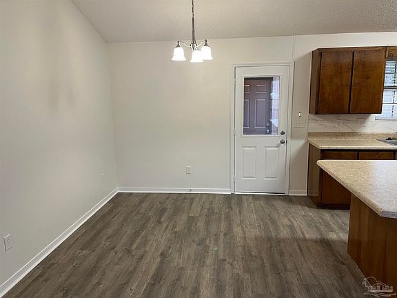 5th image of 4628 Pebble Creek Dr
