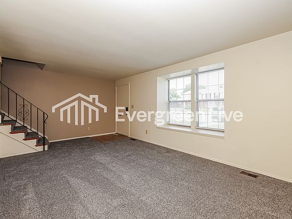 5th image of 7592 Mount Hood Dr