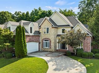 2458 N Worthington Way, Fayetteville, AR 72703