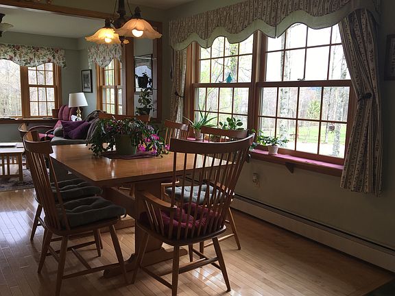 Dining room-seats 10 easily