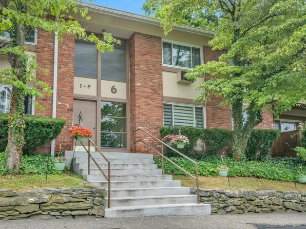 6 Rolling Way #M, Peekskill, NY 10566