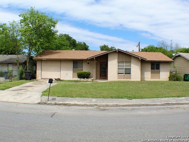 1st image of 4423 Clear Spring Dr
