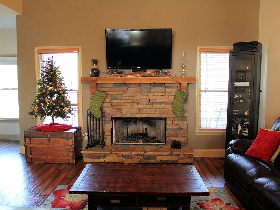2nd image of 478 Morgan Ln #67