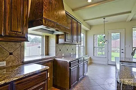 12231 Jackson Creek Dr — Photo 2