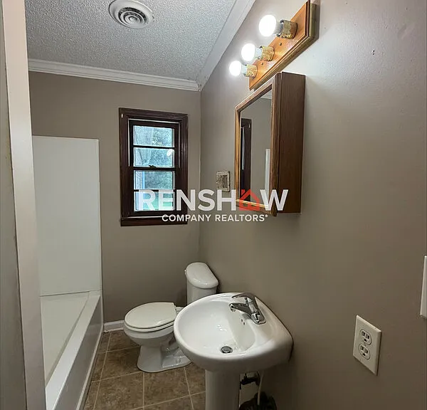 155 Moore Rd — Photo 16