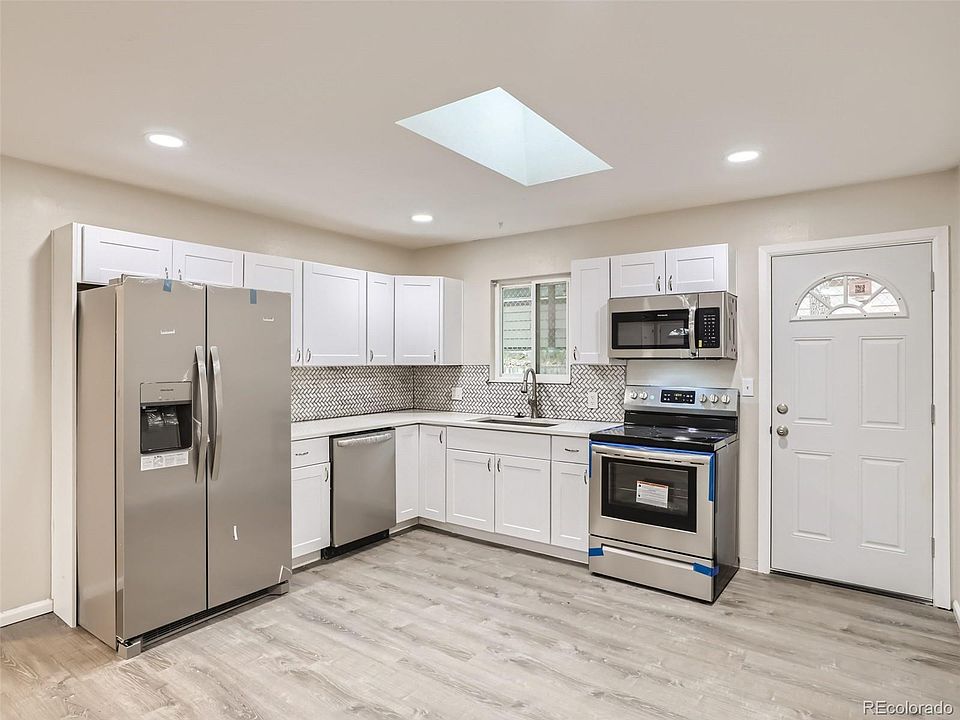 1st image of 212 S Hooker Street