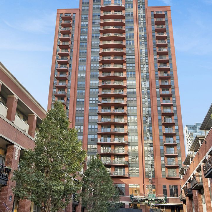1st image of 330 N Jefferson St APT 1206