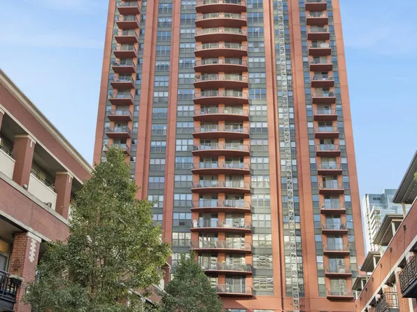 330 N Jefferson St APT 1206, Chicago, IL 60661