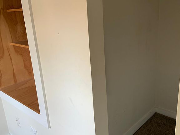 3rd image of 61 N Bayview Ave