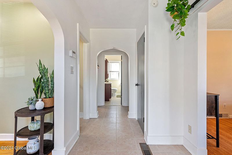 4th image of 535 Sacandaga Road