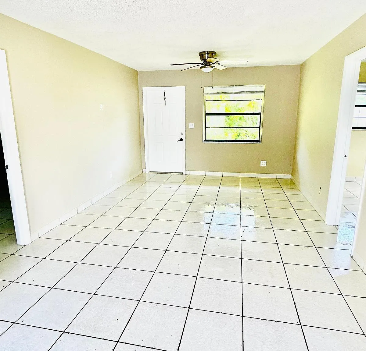 2 bed, 1600 sqft, $1,998 — Photo 2