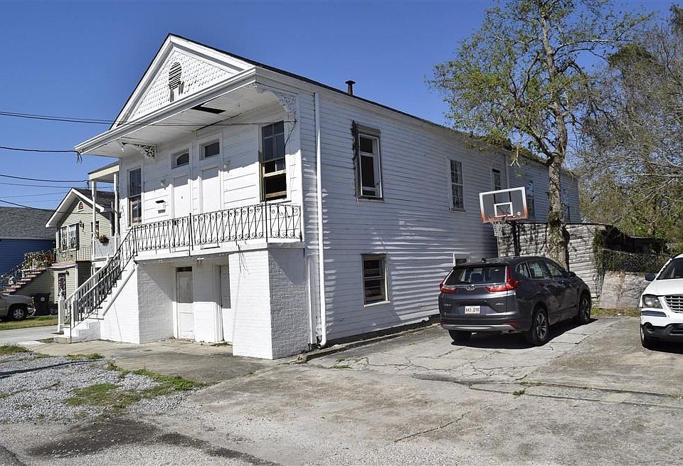 1st image of 823-25 N White St