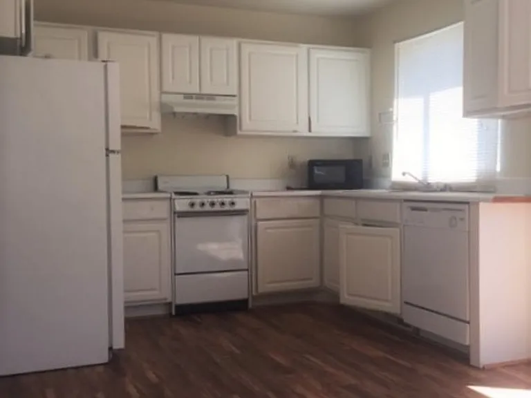 1731 W Kagy Blvd — Photo 7