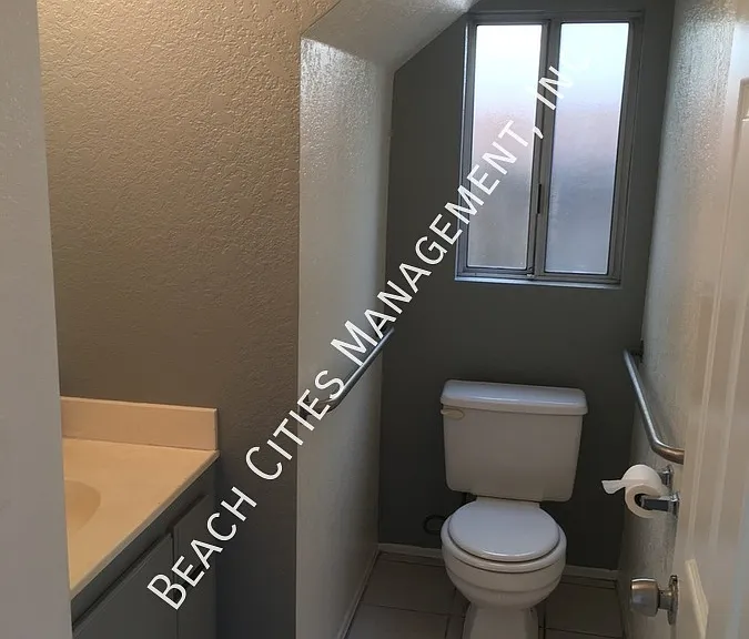 202 Elmira Ave — Photo 7