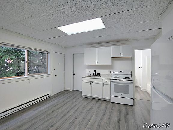 4th image of 258 E Newton St APT 1