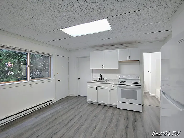 258 E Newton St #1 — Photo 4