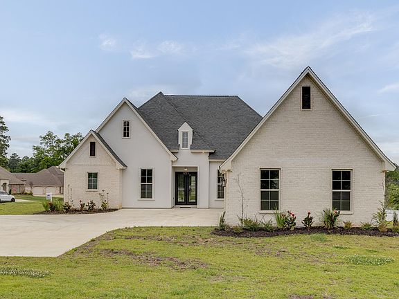 2nd image of 102 Lost Lakes Dr