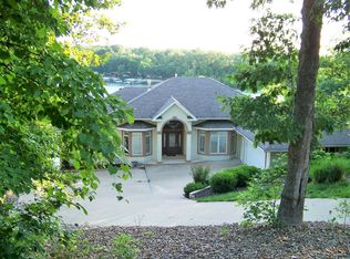 776 Grand Cove Rd, Sunrise Beach, MO 65079