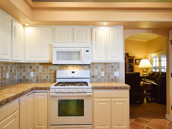 3rd image of 2080 Palo Verde Blvd N