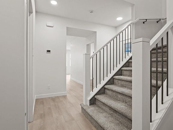 5th image of 2376 Muckleplum Way SW