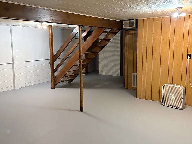 9492 Clawson Dr — Photo 17