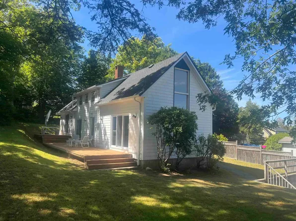 165 King St, Chester, NS B0J 1J0