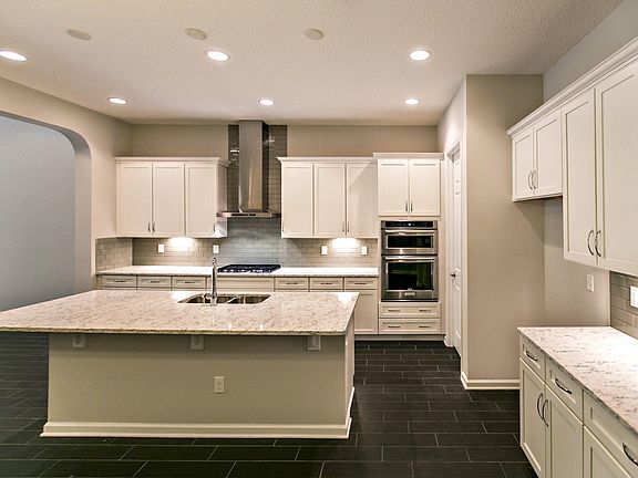 5th image of 185 WINGSTONE Drive