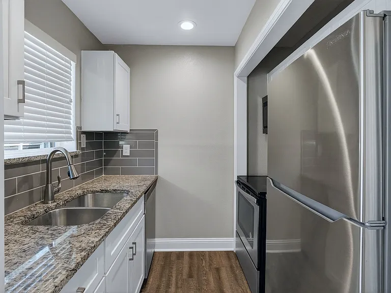 412 Fulton St #100 — Photo 8