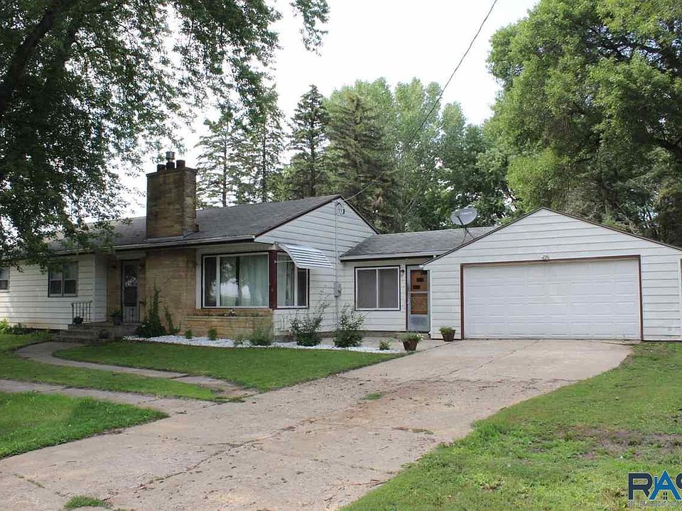 310 W Church St, Inwood, IA 51240 Zillow