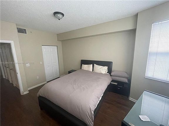 4th image of 533 NE 3rd Ave APT 530