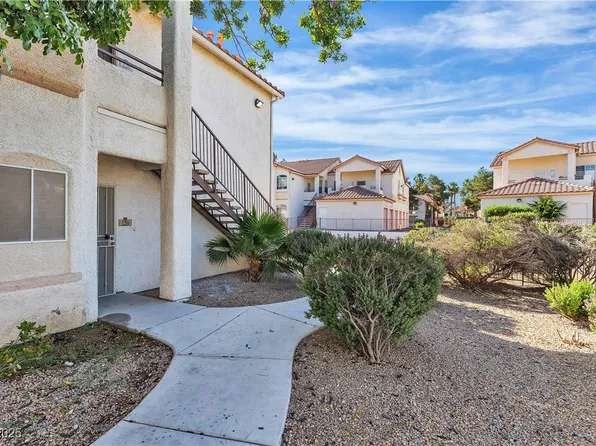 1300 S Arlington St APT 120, Sunrise Manor Town, NV 89104