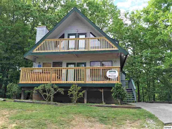 639 Pinecrest Dr, Gatlinburg, TN 37738