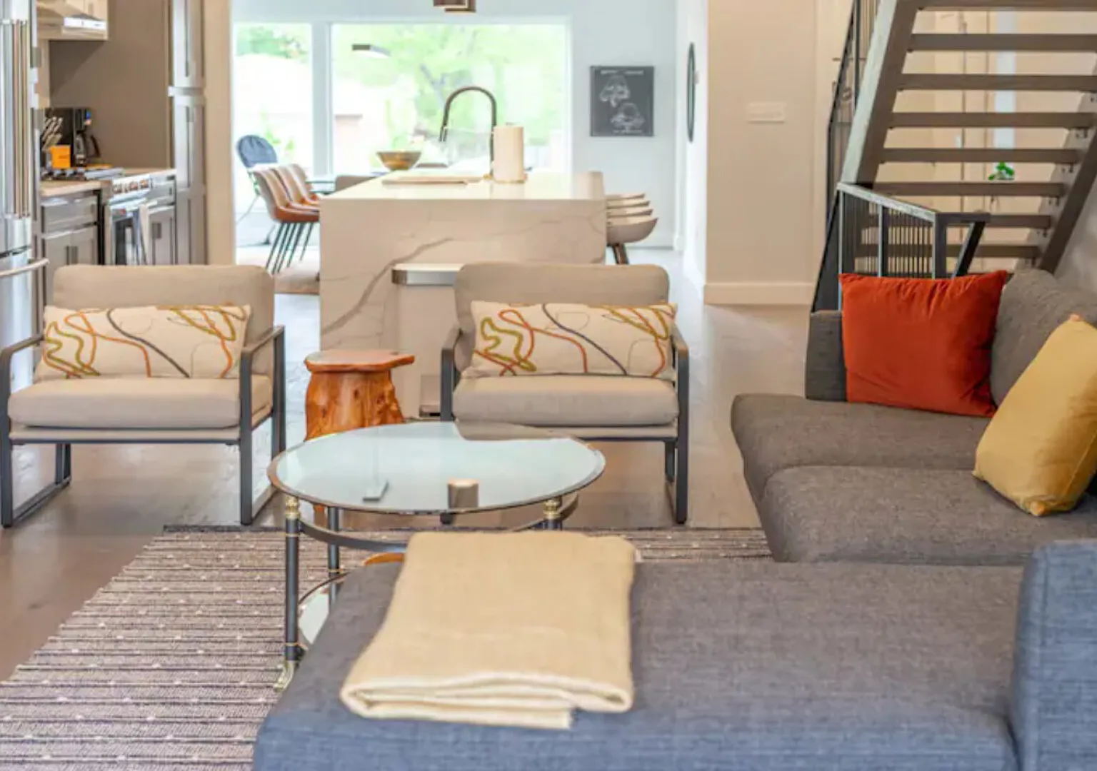 Beautiful Modern 3BR in the Grove — Photo 3