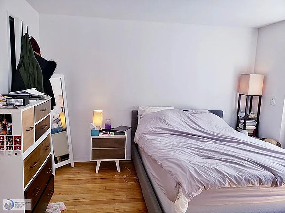 4th image of 303 Greenwich St #3D