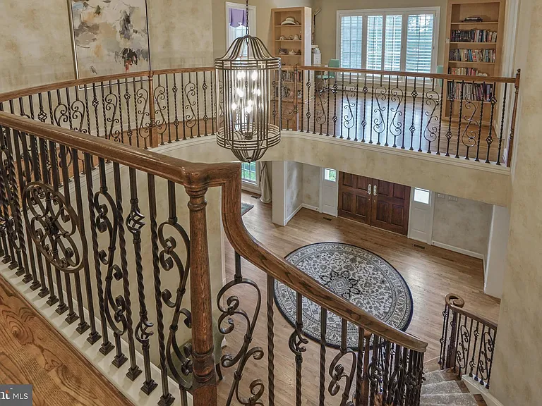 9864 Walker Glen Ct — Photo 101