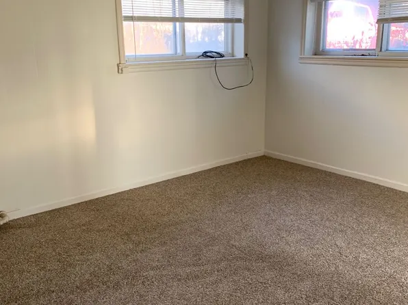 106 8th St NW, 106 8th St NW, Mandan, ND 58554