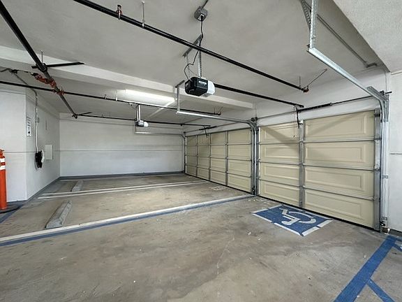 5th image of 4406 Fulton Ave #302