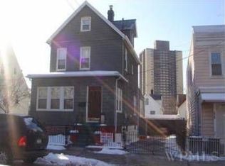 840 E 215th St, Bronx, NY 10467