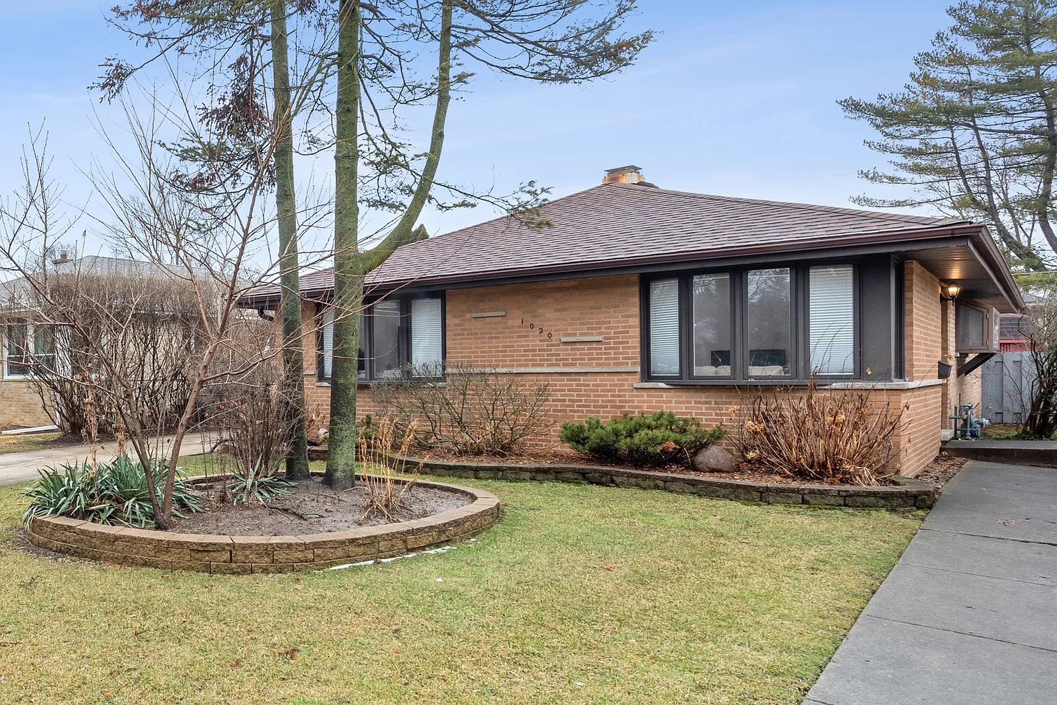1020 S Douglas Ave photo 1