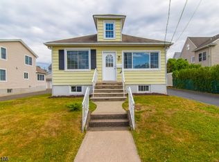 37 Veranda Ave, Little Falls, NJ 07424