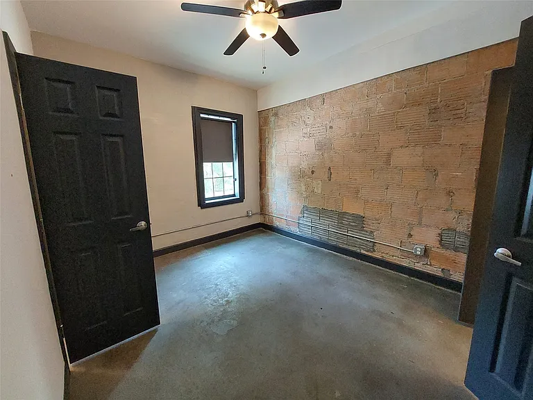 6819 Avenue C — Photo 13