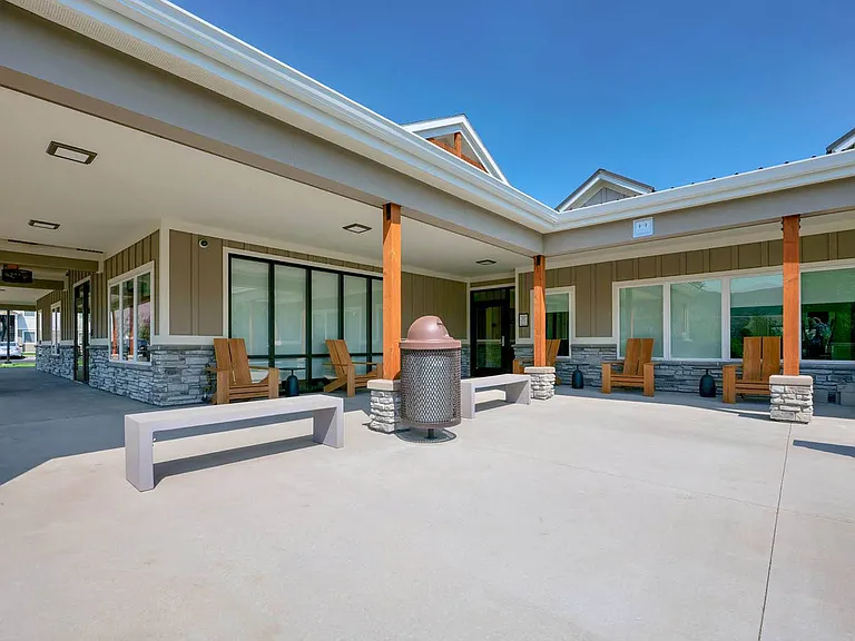 Balmoral Apartments — Photo 14