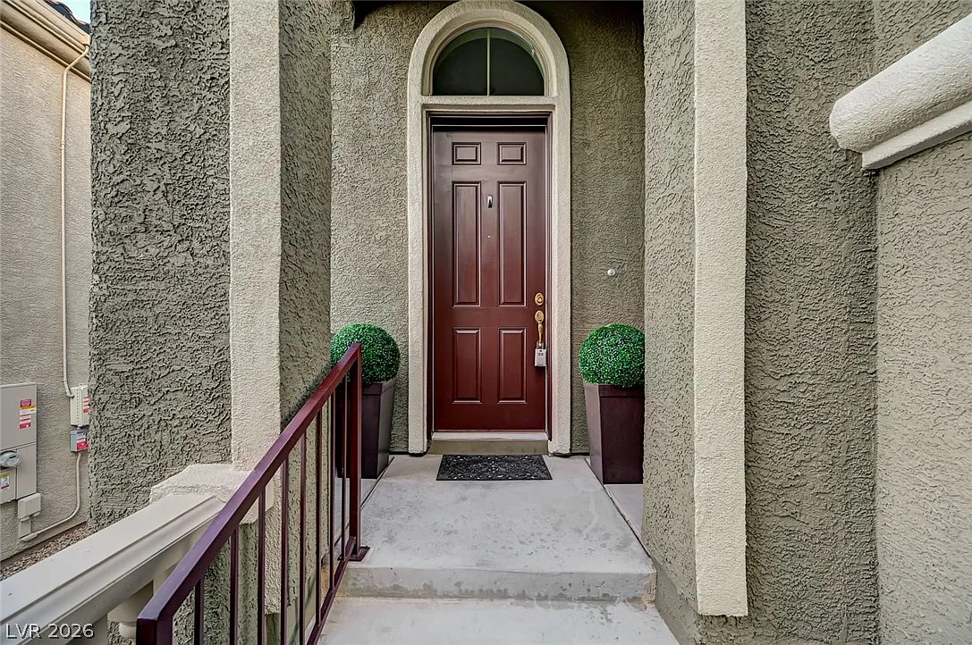4 bed, 2.5 bath, 1882 sqft, $2,450 — Photo 3