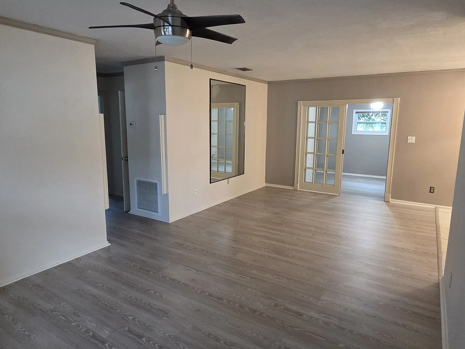 3056 Browning St — Photo 2